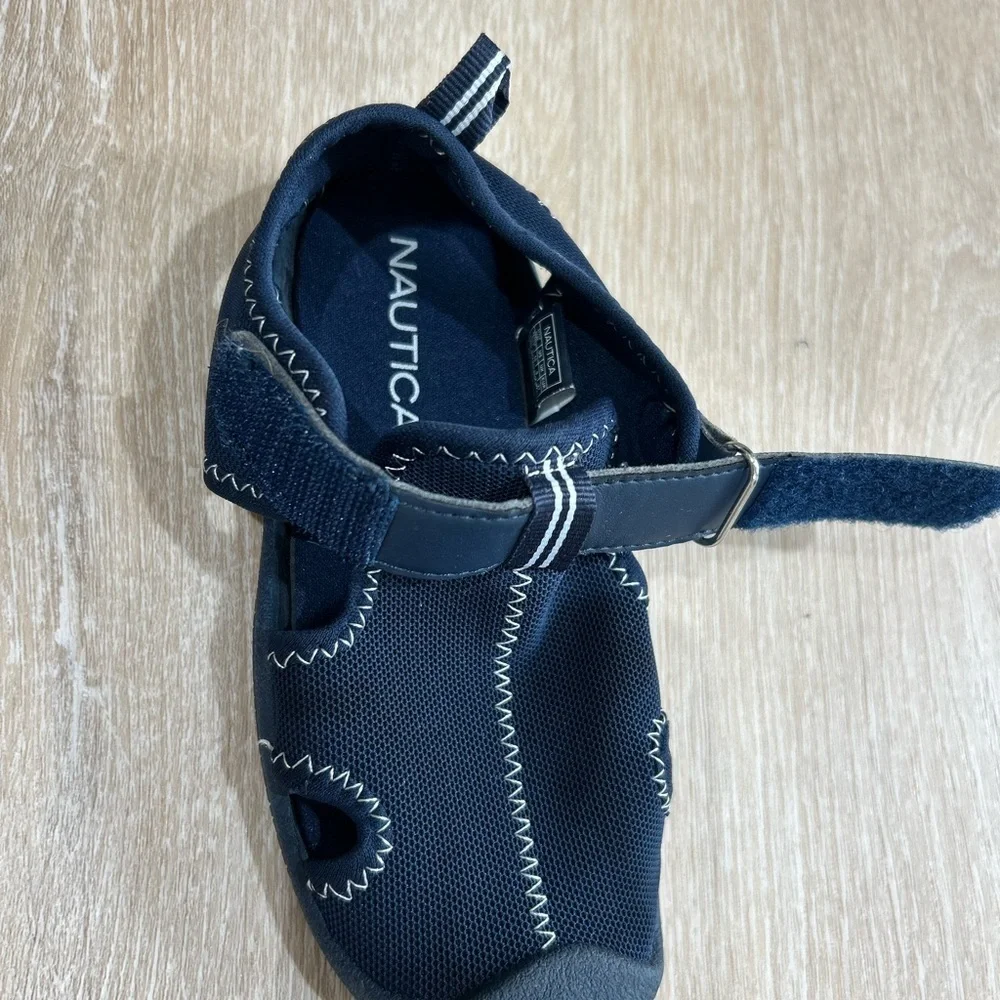 Boy’s Nautica Kettle Gulf Water Shoe Navy Blue Size 10